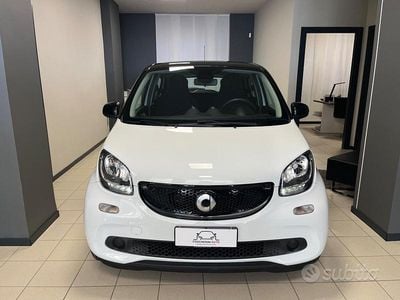 Begagnad Smart ForFour Passion 70 HK (51 kW) 2019 Vit Halvkombi