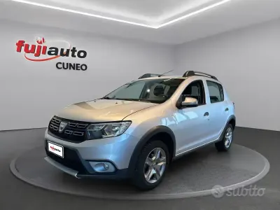Usata Dacia Sandero Stepway 90 CV (66 kW) 2018 Grigio Utilitaria