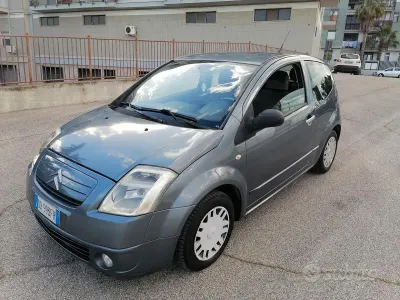 Usado Citroën C2 Exclusive 68 CV (50 kW) 2006 Gris Utilitario