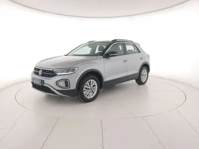 Usata VW T-Roc Life 116 CV (85 kW) 2025 Pyrit silver metallizzato nero SUV