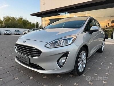 Usata Ford Fiesta Titanium 86 CV (63 kW) 2017 Grigio Berlina
