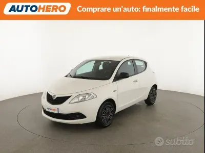 Usata Lancia Ypsilon Gold 69 CV (50 kW) 2018 Bianco Utilitaria