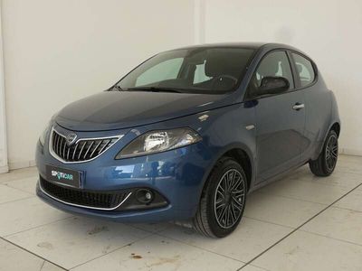 Usata Lancia Ypsilon Gold 69 CV (50 kW) 2022 Blu/azzurro Utilitaria