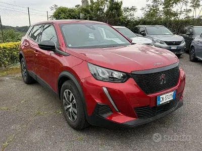 Usata Peugeot 2008 Active 101 CV (74 kW) 2023 Rosso SUV