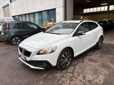 Usata Volvo V40 CC Business Edition 120 CV (88 kW) 2018 Bianco Station wagon