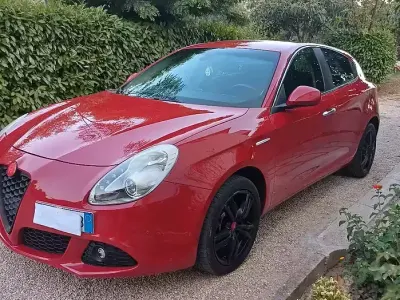 Usata Alfa Romeo Giulietta 140 CV (102 kW) 2011 Rosso Utilitaria