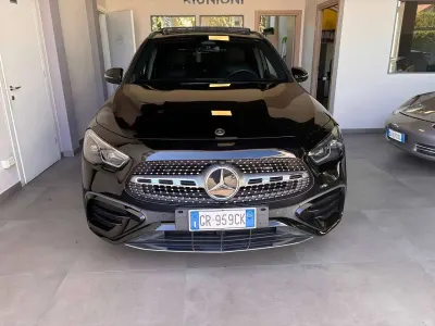 Usata Mercedes GLA200 AMG Line Premium 150 CV (110 kW) 2023 Nero SUV