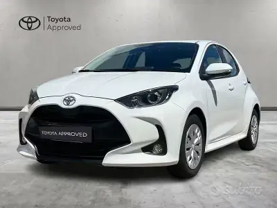 Usata Toyota Yaris Active 72 CV (52 kW) 2022 Bianco Utilitaria