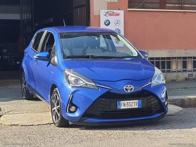 Usata Toyota Yaris Hybrid 73 CV (53 kW) 2018 Blu Berlina