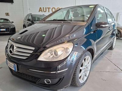 Mercedes B200