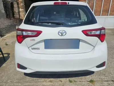 Usata Toyota Yaris 72 CV (52 kW) 2021 Bianco Utilitaria