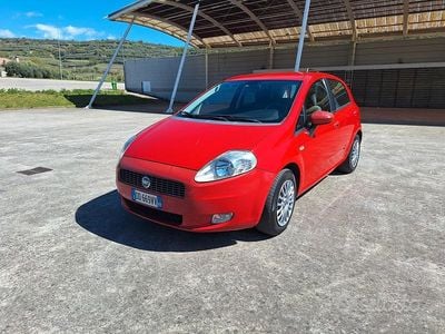 Usata Fiat Grande Punto 65 CV (47 kW) 2007 Rosso Utilitaria