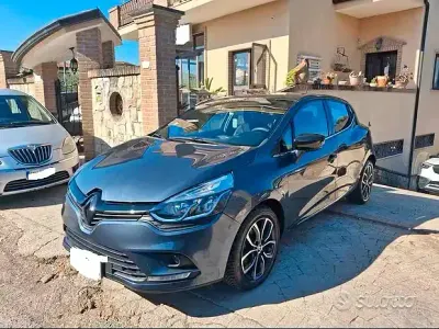 Usata Renault Clio IV 90 CV (66 kW) 2018 Grigio Berlina