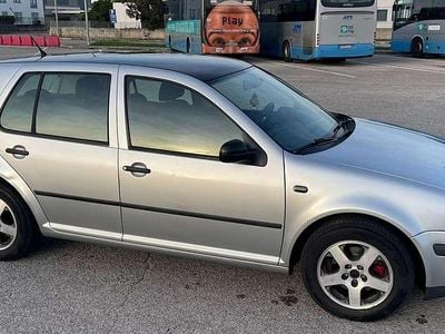 Usata VW Golf IV 90 CV (66 kW) 2001 Argento Berlina
