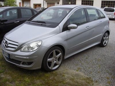 Usata Mercedes B200 136 CV (100 kW) 2006 Argento / metallizzato Monovolume