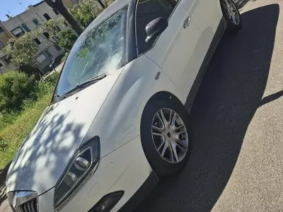 Gebraucht Lancia Delta 2010 Weiß Kleinwagen
