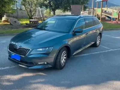 Usata Skoda Superb 120 CV (88 kW) 2019 Grigio Station wagon