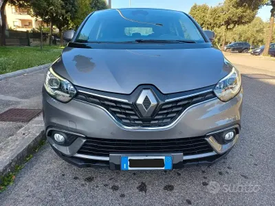 Usata Renault Scénic III Intens 110 CV (80 kW) 2017 Grigio Monovolume