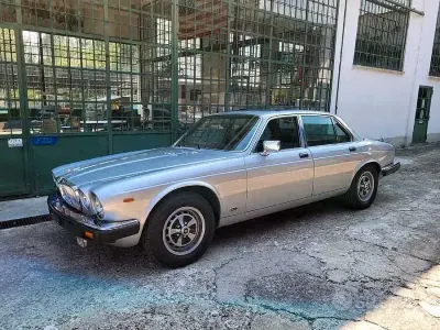 Usata Jaguar XJ6 200 CV (147 kW) 1982 Grigio Berlina