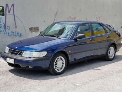 Saab 900