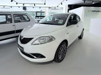 Usata Lancia Ypsilon Platinum 69 CV (50 kW) 2017 Bianco Utilitaria