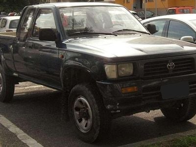 Usata Toyota HiLux 83 CV (61 kW) 1995 Verde Pick-up