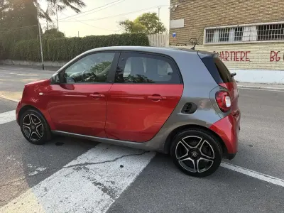 Usata Smart ForFour Prime 90 CV (66 kW) 2017 Rosso Utilitaria