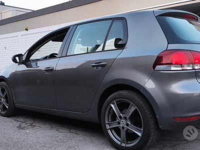 Usata VW Golf VI 122 CV (89 kW) 2011 Grigio Utilitaria