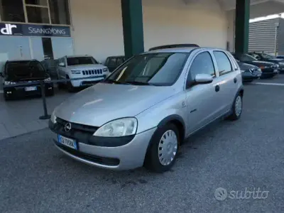 Usata Opel Corsa 65 CV (47 kW) 2002 Grigio Utilitaria