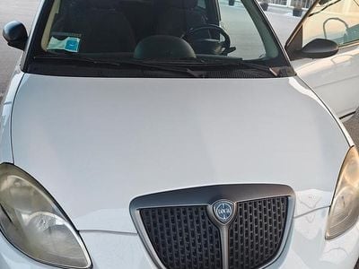 Usata Lancia Ypsilon 77 CV (56 kW) 2007 Bianco Utilitaria