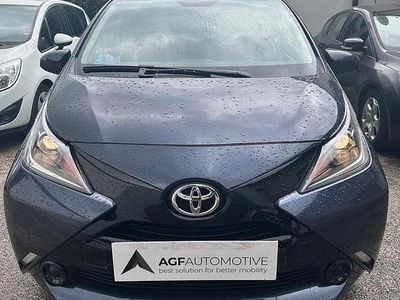 Usata Toyota Aygo X-play 69 CV (50 kW) 2015 Blu Utilitaria
