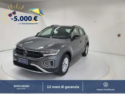 Usata VW T-Roc Life 150 CV (110 kW) 2024 Grigio SUV
