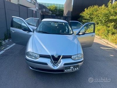 Usata Alfa Romeo 156 144 CV (105 kW) 1999 Grigio Berlina