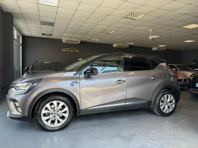 Usata Renault Captur Initiale Paris 143 CV (105 kW) 2019 Grigio SUV