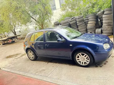 Usata VW Golf IV Comfortline 101 CV (74 kW) 2002 Bluazzurro Berlina