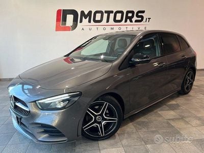 Usata Mercedes B180 AMG line 116 CV (85 kW) 2019 Grigio Monovolume
