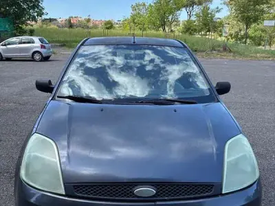 Second-hand Ford Fiesta 75 CP (55 kW) 2004 Gri Hatchback