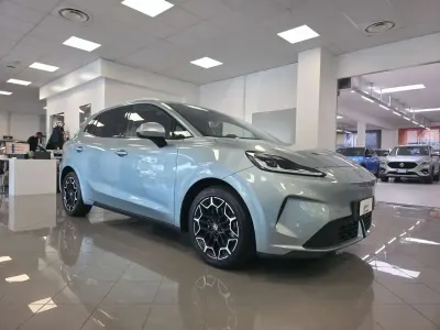 Nuova MG MG4 EV Comfort 55 kW (75 CV) 2026 001grigio argento Utilitaria