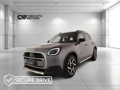 Usata Mini Cooper Countryman Favoured 170 CV (125 kW) 2024 Verde SUV