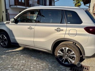 Grigio Usata 2022 Suzuki Vitara SUV | 21.500 € (Buon prezzo)