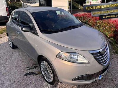 Usata Lancia Ypsilon Gold 86 CV (63 kW) 2013 Grigio Utilitaria