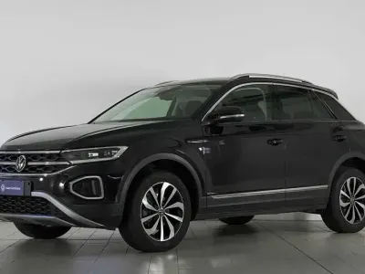 Usata VW T-Roc Style 150 CV (110 kW) 2023 Nero SUV