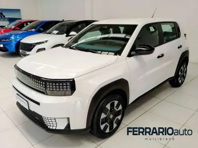 Nuova Fiat Grande Panda Icon 101 CV (74 kW) 2026 Bianco gelato Utilitaria