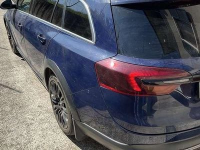 Usata Opel Insignia Cosmo 194 CV (142 kW) 2015 Blu Station wagon
