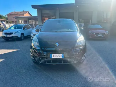 Usata Renault Scénic III Dynamique 110 CV (80 kW) 2011 Nero Monovolume
