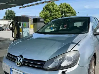 Usata VW Golf VI Highline 122 CV (89 kW) 2011 Grigio Utilitaria