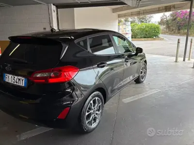 Usata Ford Fiesta 86 CV (63 kW) 2019 Nero Utilitaria