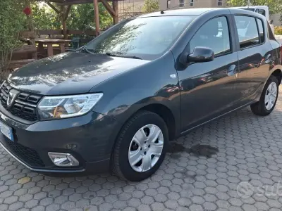 Usata Dacia Sandero Comfort 73 CV (53 kW) 2019 Marrone Berlina