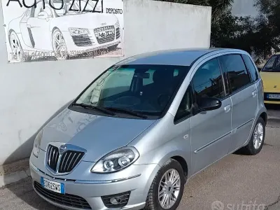 Usata Lancia Musa 95 CV (69 kW) 2011 Grigio Monovolume