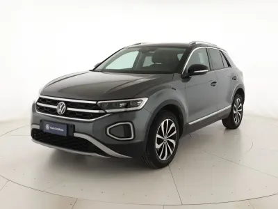 Usata VW T-Roc Style 110 CV (80 kW) 2023 Indium grey metallizzato nero SUV